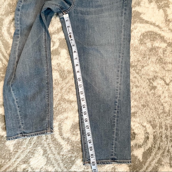 Express Super High Rise Mom Jeans - Picture 5 of 7